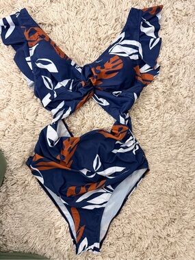 Sexy One Piece PLUS SIZE Bathing Suit (1X)